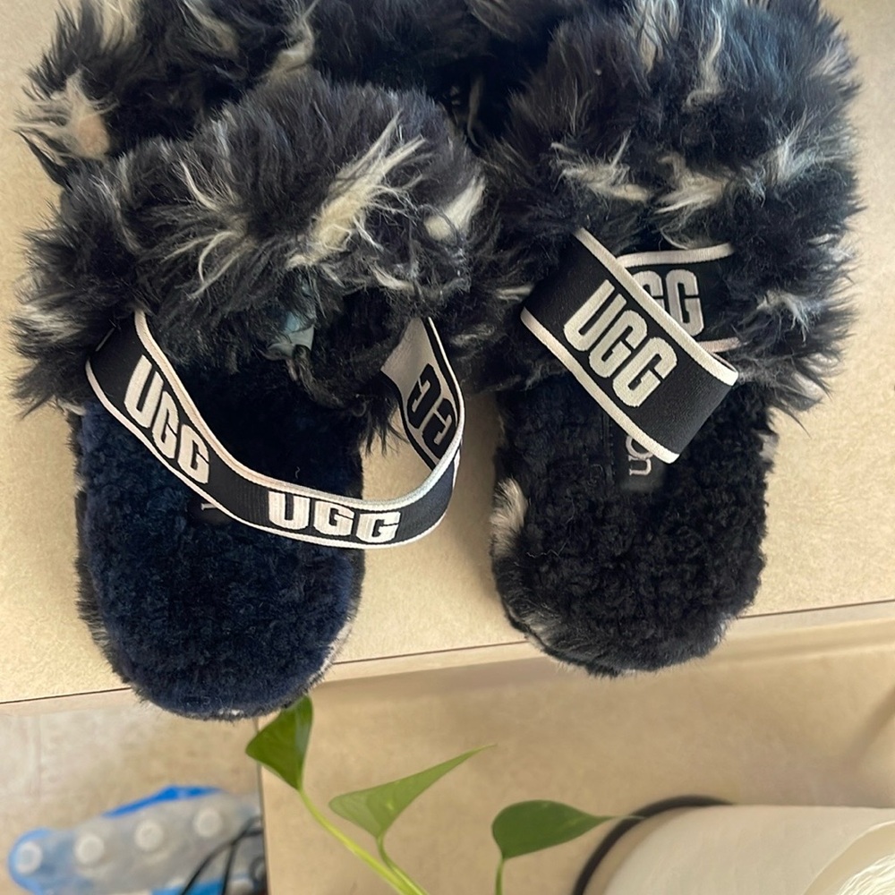 UGG Black and white fluff Oh Yeah Slippers